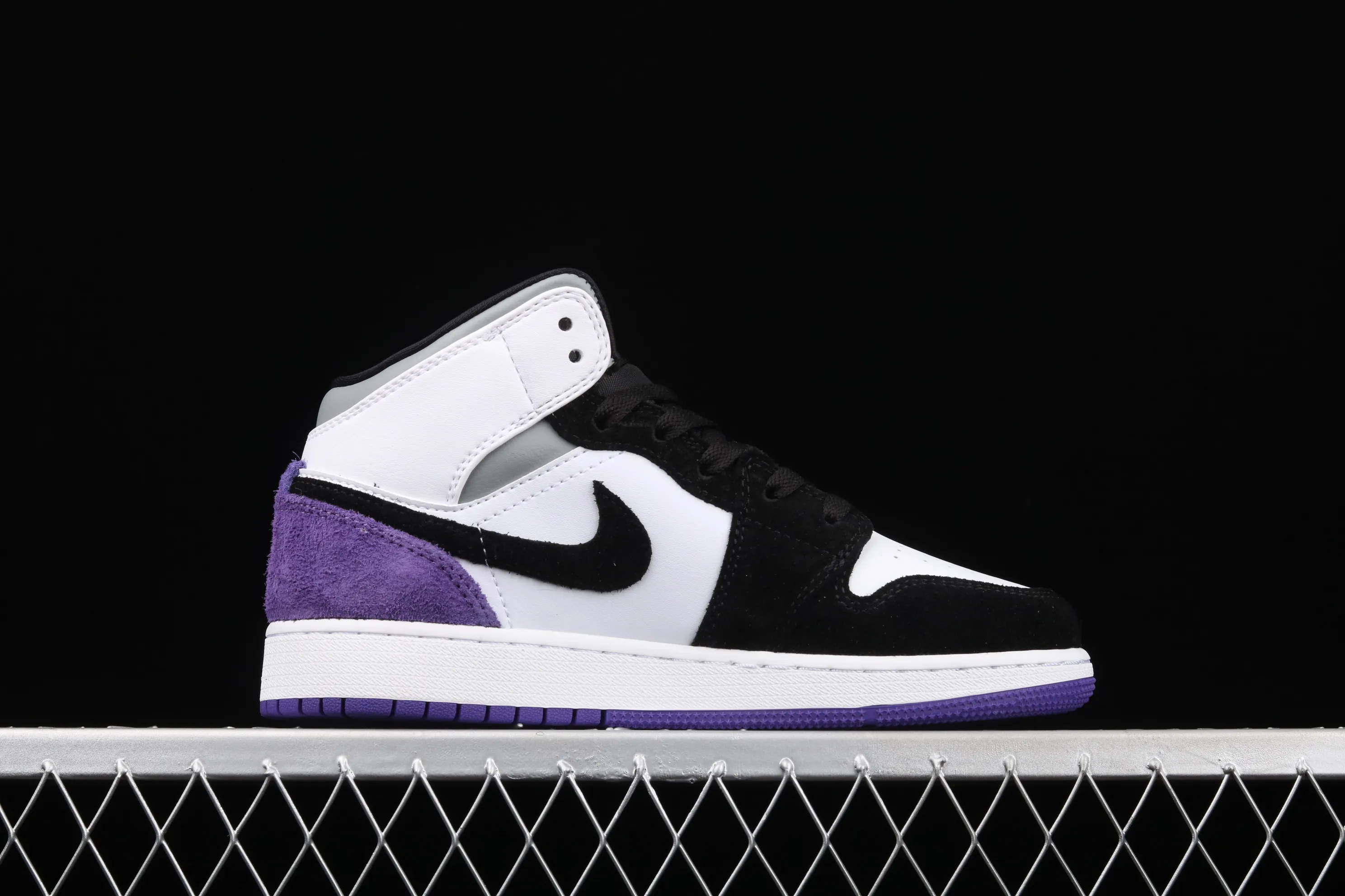 All categories Air Jordan Jordan series basketball shoes Air Jordan 1 Mid G version pure original Air Jordan 1 Mid GS AJ1 Joe 1 black and white purple Chinese basketball shoes BQ6931-105